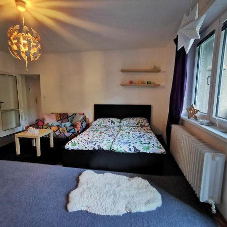 شقة برنو  في Cely Apartman Podlesi 54M2 S Dvema Balkony A S Novou Manzelskou Posteli, Zatim Neni Na Fotkach المظهر الخارجي الصورة