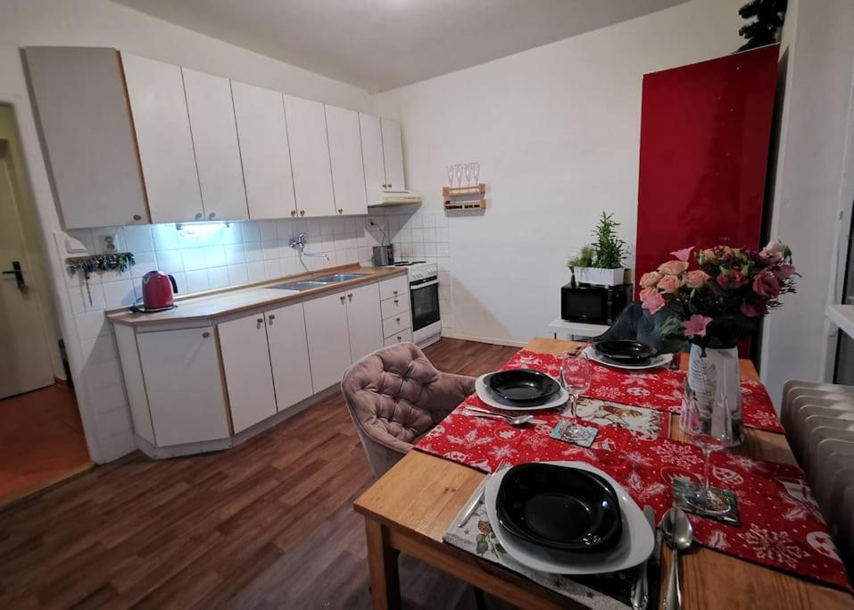 شقة برنو  في Cely Apartman Podlesi 54M2 S Dvema Balkony A S Novou Manzelskou Posteli, Zatim Neni Na Fotkach المظهر الخارجي الصورة